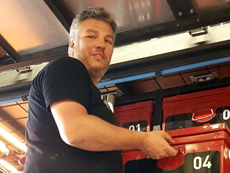 Tom Vranckx, vrachtwagenchauffeur bij Desert Foxx